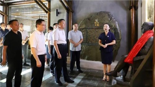 湖南省政協(xié)主席、黨組書記毛萬(wàn)春一行來(lái)集團(tuán)白沙溪茶廠考察調(diào)研